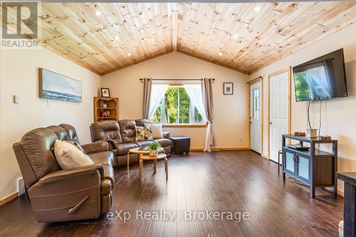 19 Murray Avenue, Northern Bruce Peninsula, Ontario  N0H 1W0 - Photo 17 - X12908352