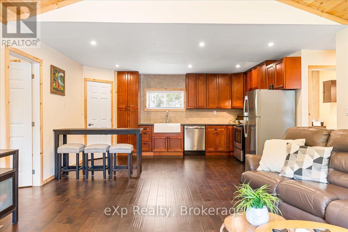 19 Murray Avenue, Northern Bruce Peninsula, Ontario  N0H 1W0 - Photo 20 - X12908352