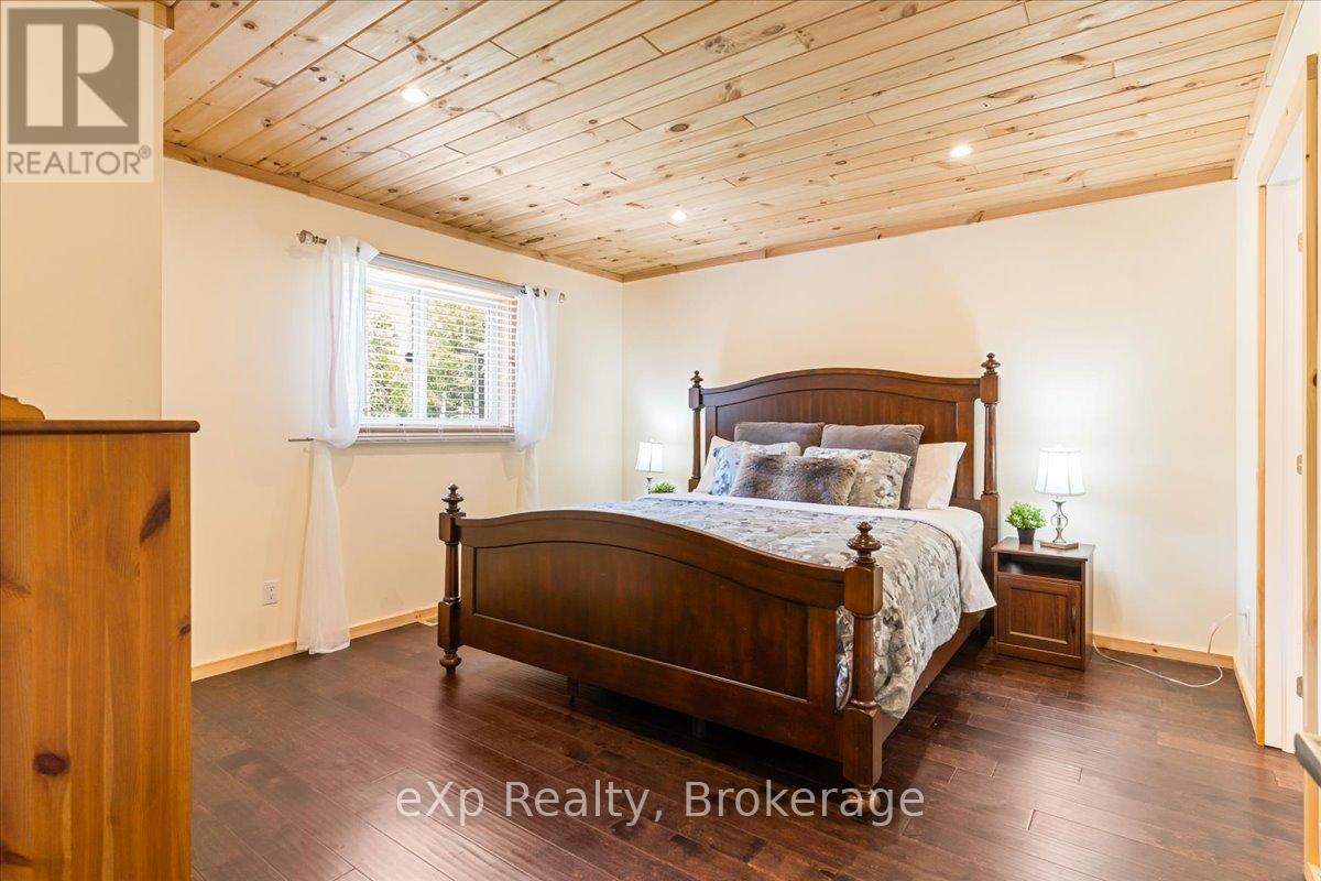 19 Murray Avenue, Northern Bruce Peninsula, Ontario  N0H 1W0 - Photo 23 - X12908352