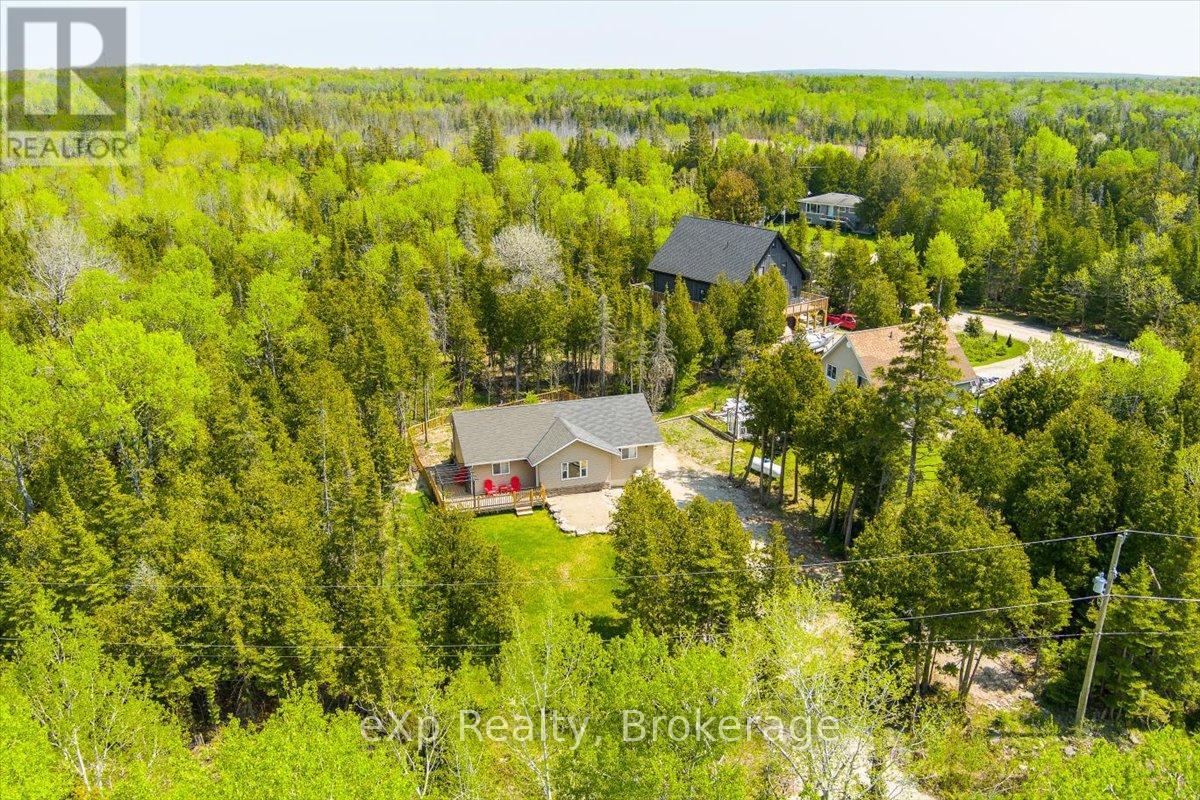 19 Murray Avenue, Northern Bruce Peninsula, Ontario  N0H 1W0 - Photo 36 - X12908352