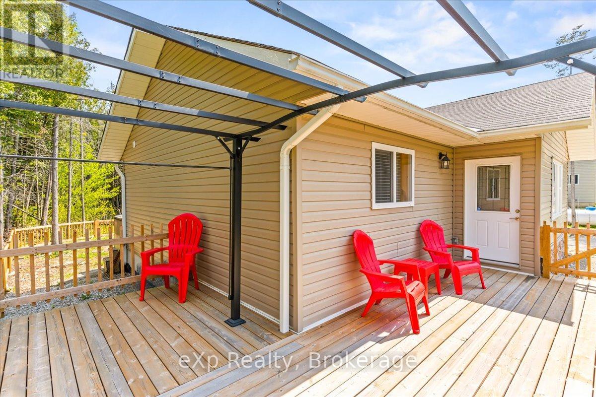 19 Murray Avenue, Northern Bruce Peninsula, Ontario  N0H 1W0 - Photo 6 - X12908352