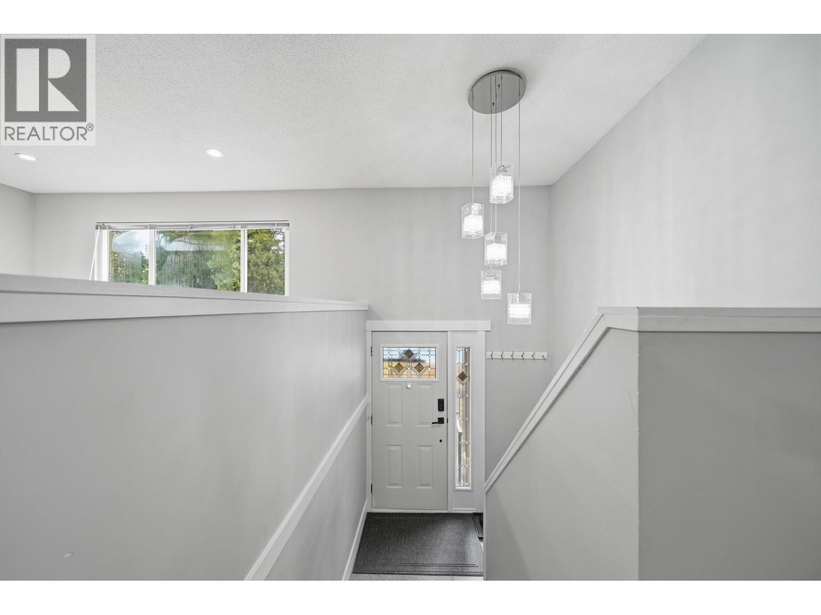 21139 Cook Avenue, Maple Ridge, British Columbia  V2X 7P7 - Photo 14 - R3098160