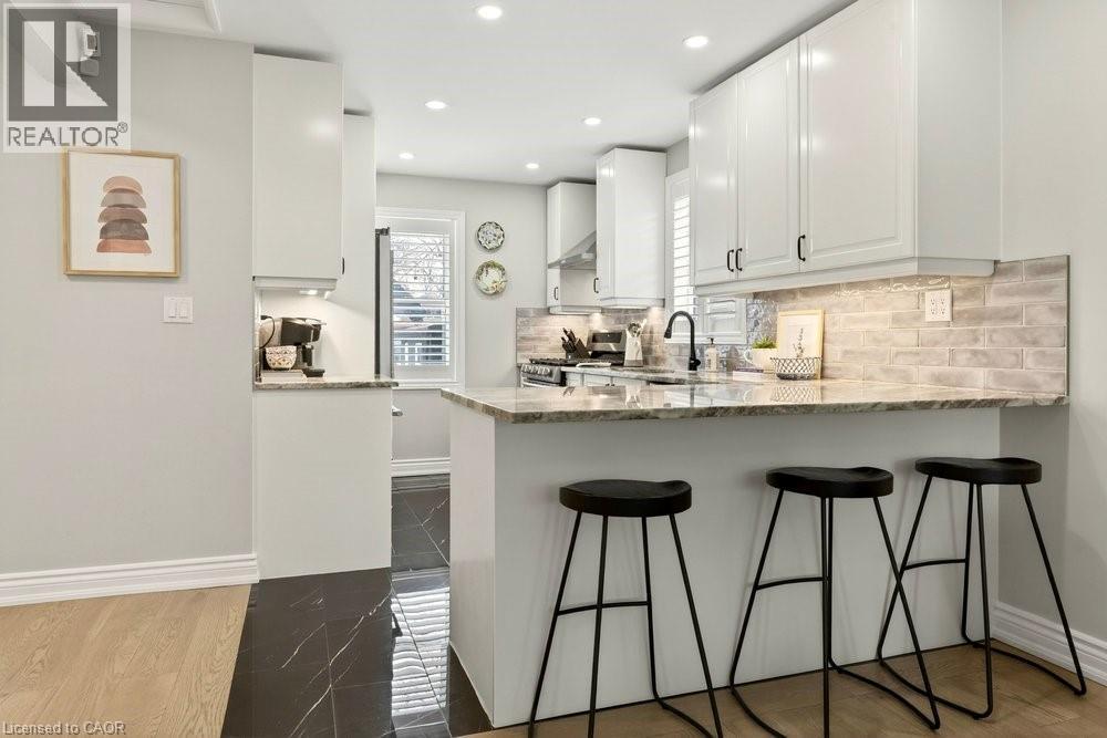 237 East 32nd Street, Hamilton, Ontario  L8V 3S3 - Photo 6 - 40813199