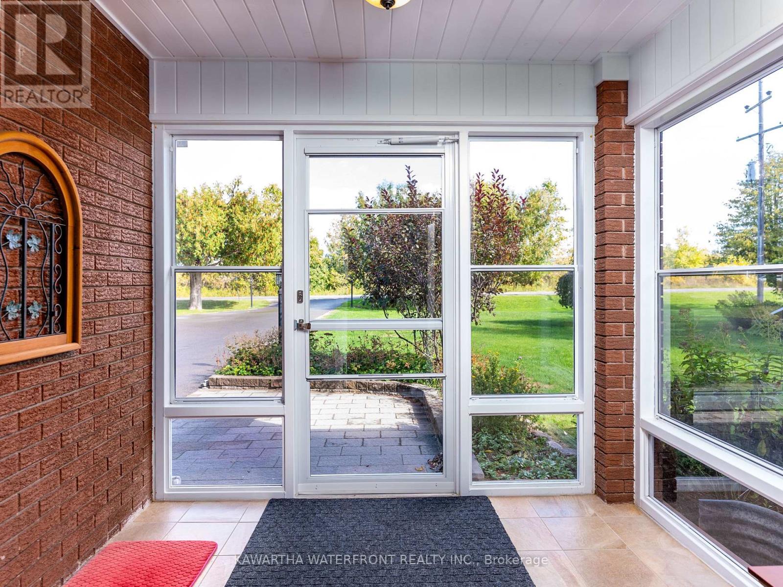 33 Northline Road, Kawartha Lakes, Ontario  K0M 1N0 - Photo 5 - X12908350