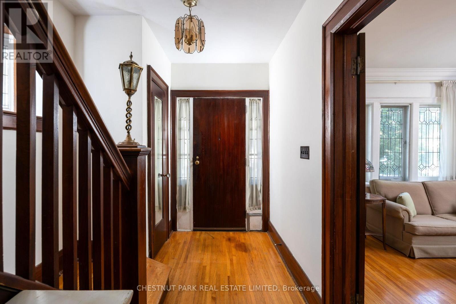 25 Maxwell Avenue, Toronto (Yonge-Eglinton), Ontario  M5P 2B4 - Photo 4 - C12908394