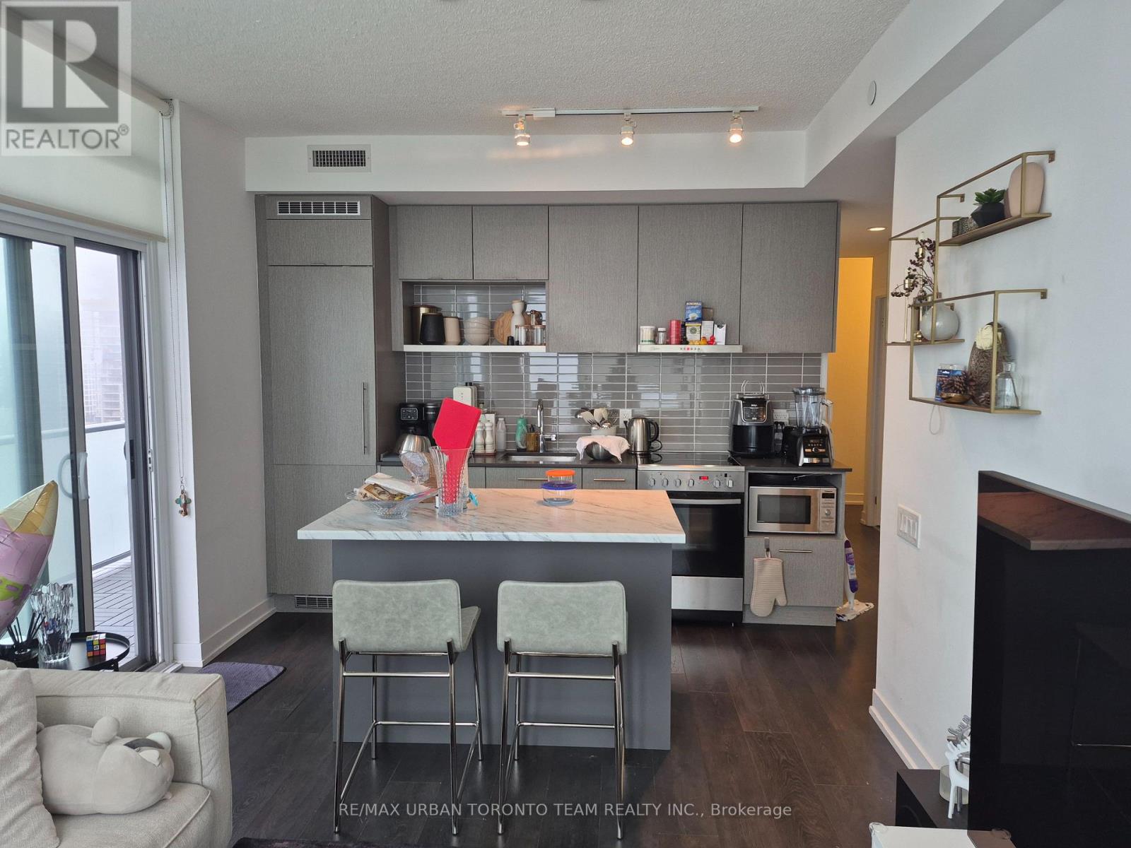 2510 - 365 Church Street, Toronto (Church-Yonge Corridor), Ontario  M5B 0B5 - Photo 5 - C12908402