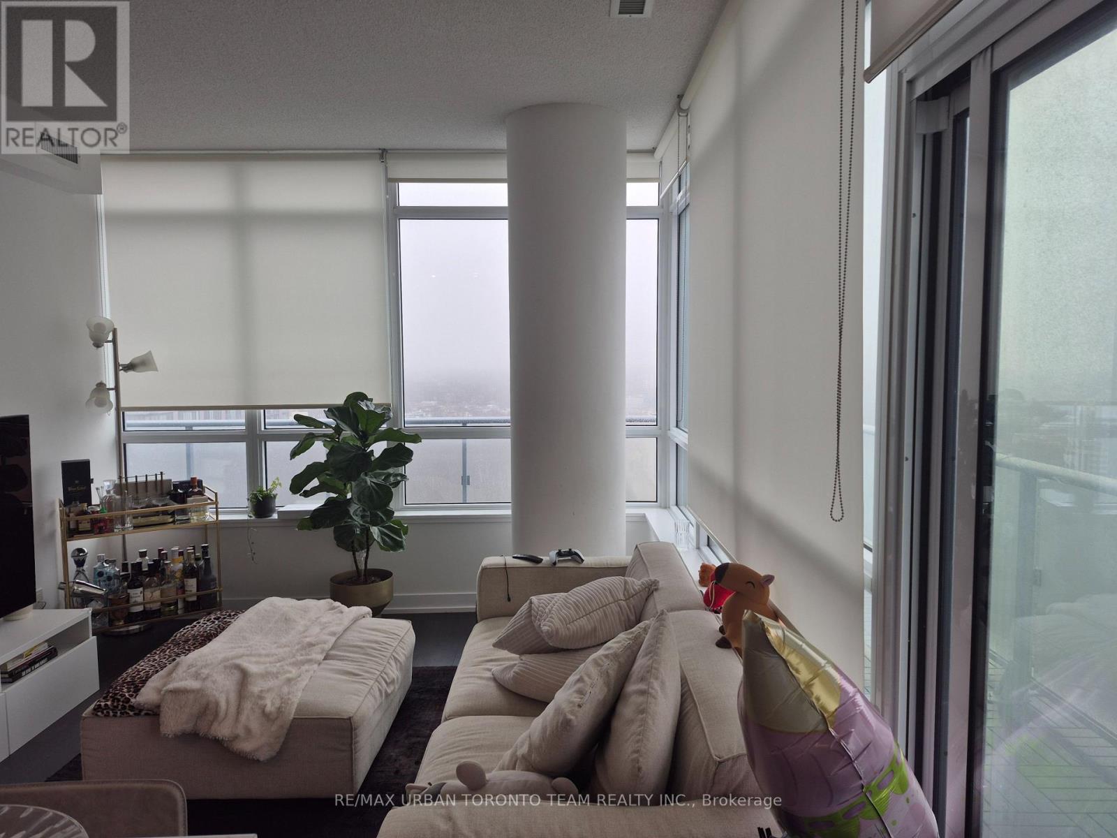 2510 - 365 Church Street, Toronto (Church-Yonge Corridor), Ontario  M5B 0B5 - Photo 8 - C12908402