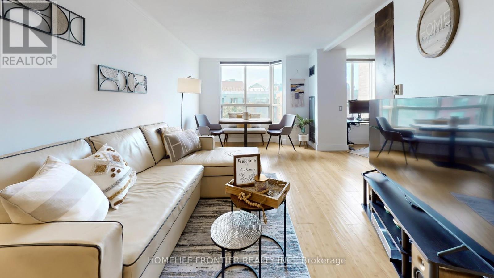 806 - 284 Bloor Street, Toronto, Ontario  M5S 3B8 - Photo 2 - C12908450