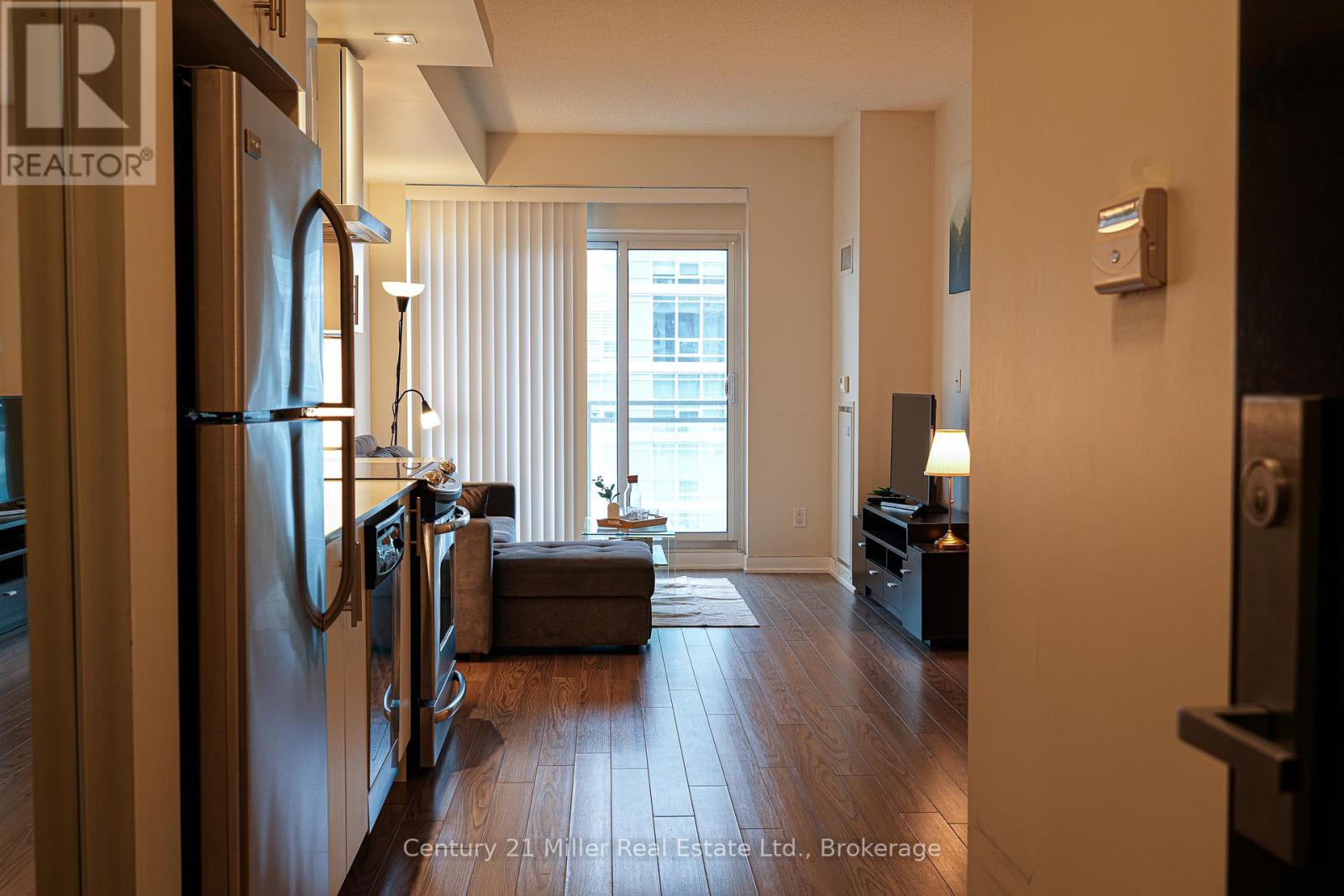 1634 - 165 Legion Road N, Toronto, Ontario  M8Y 0B3 - Photo 7 - W12674626