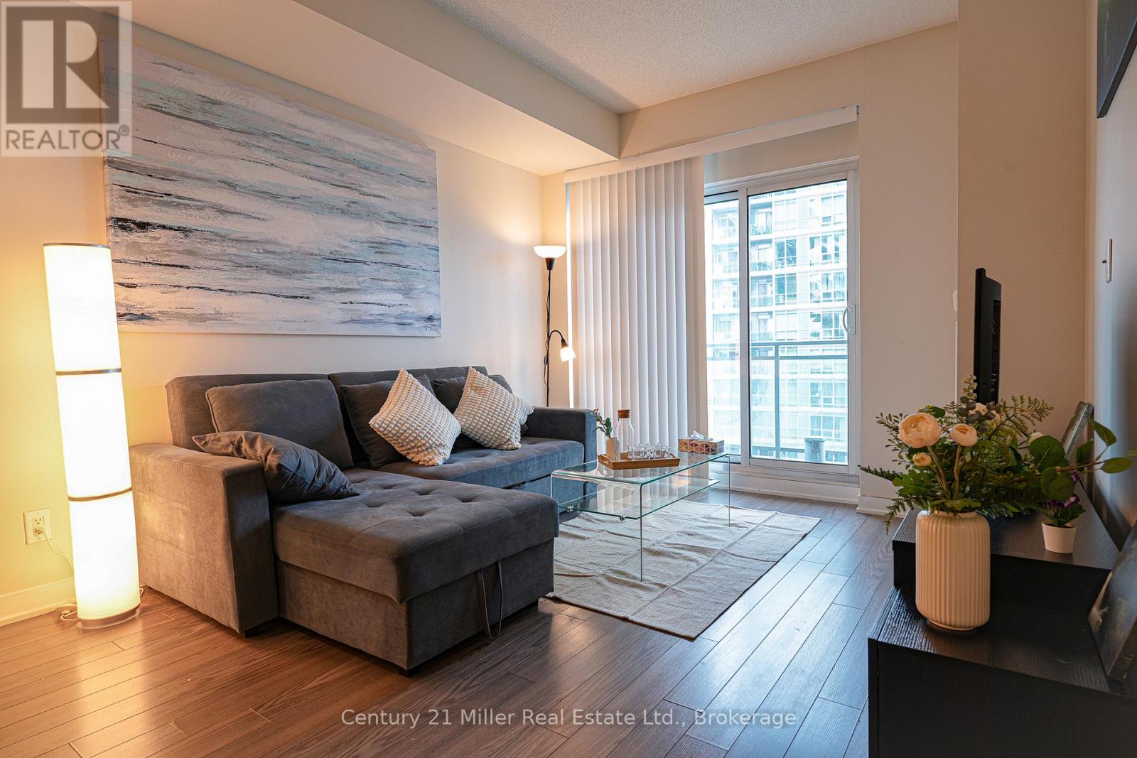 1634 - 165 Legion Road N, Toronto, Ontario  M8Y 0B3 - Photo 8 - W12674626