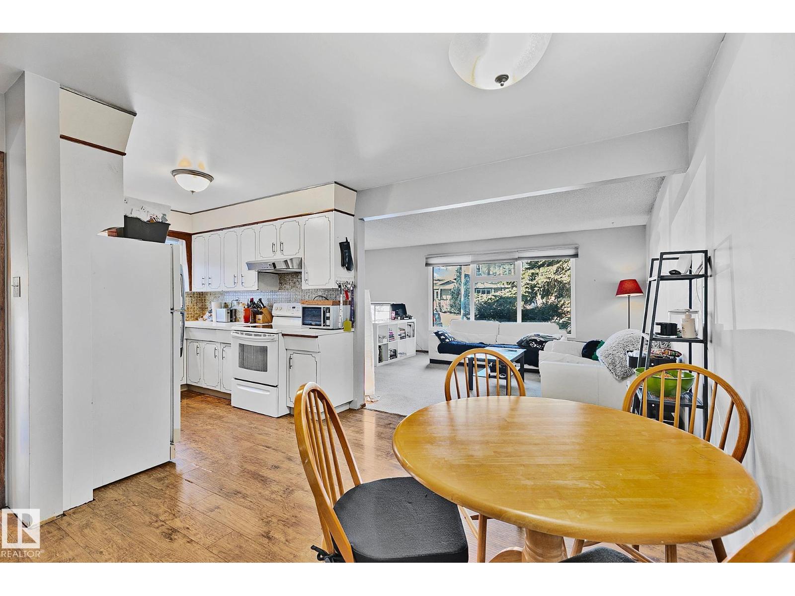 8561 89 St Nw, Edmonton, Alberta  T6C 3K4 - Photo 10 - E4478664