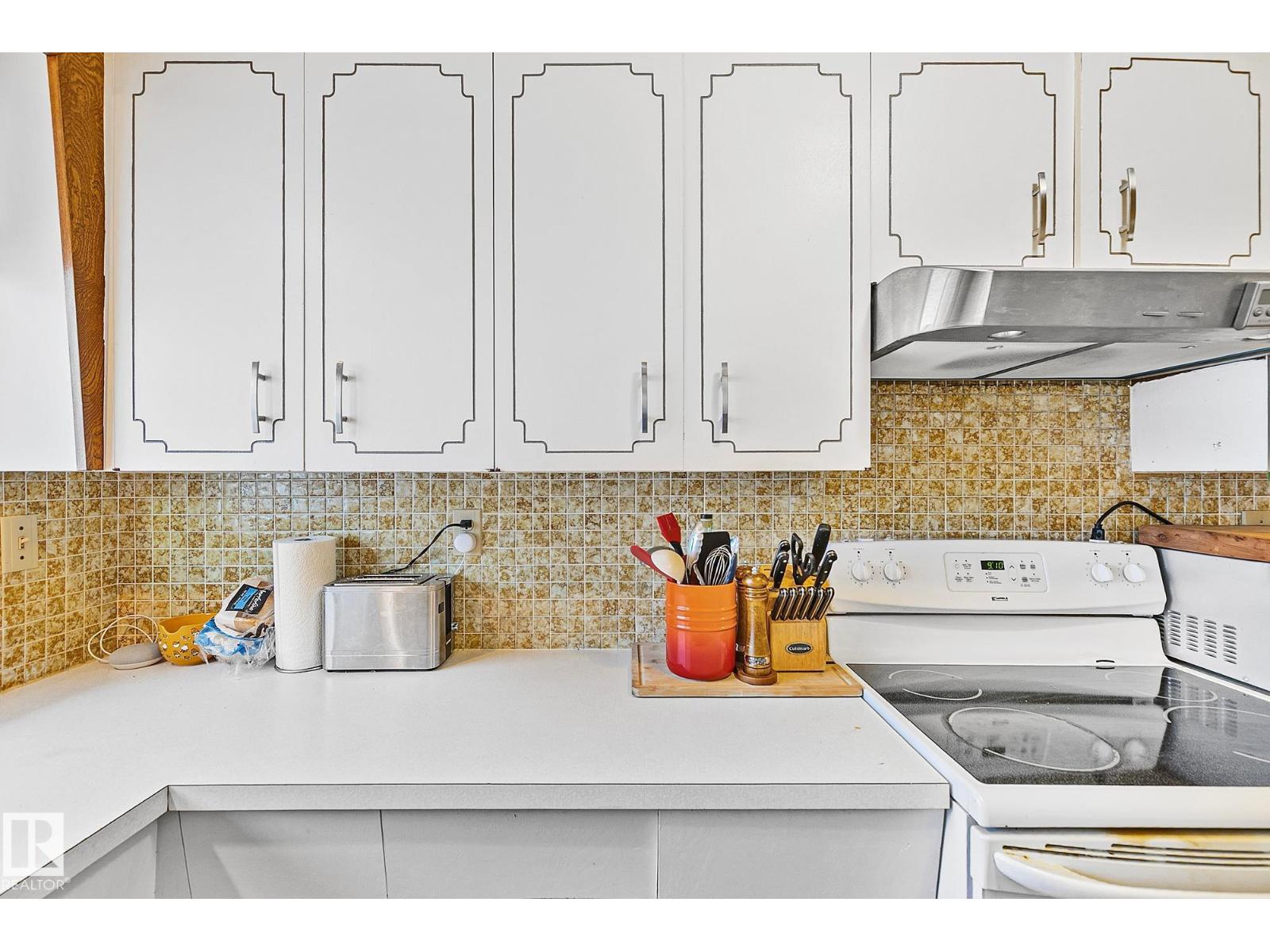 8561 89 St Nw, Edmonton, Alberta  T6C 3K4 - Photo 14 - E4478664