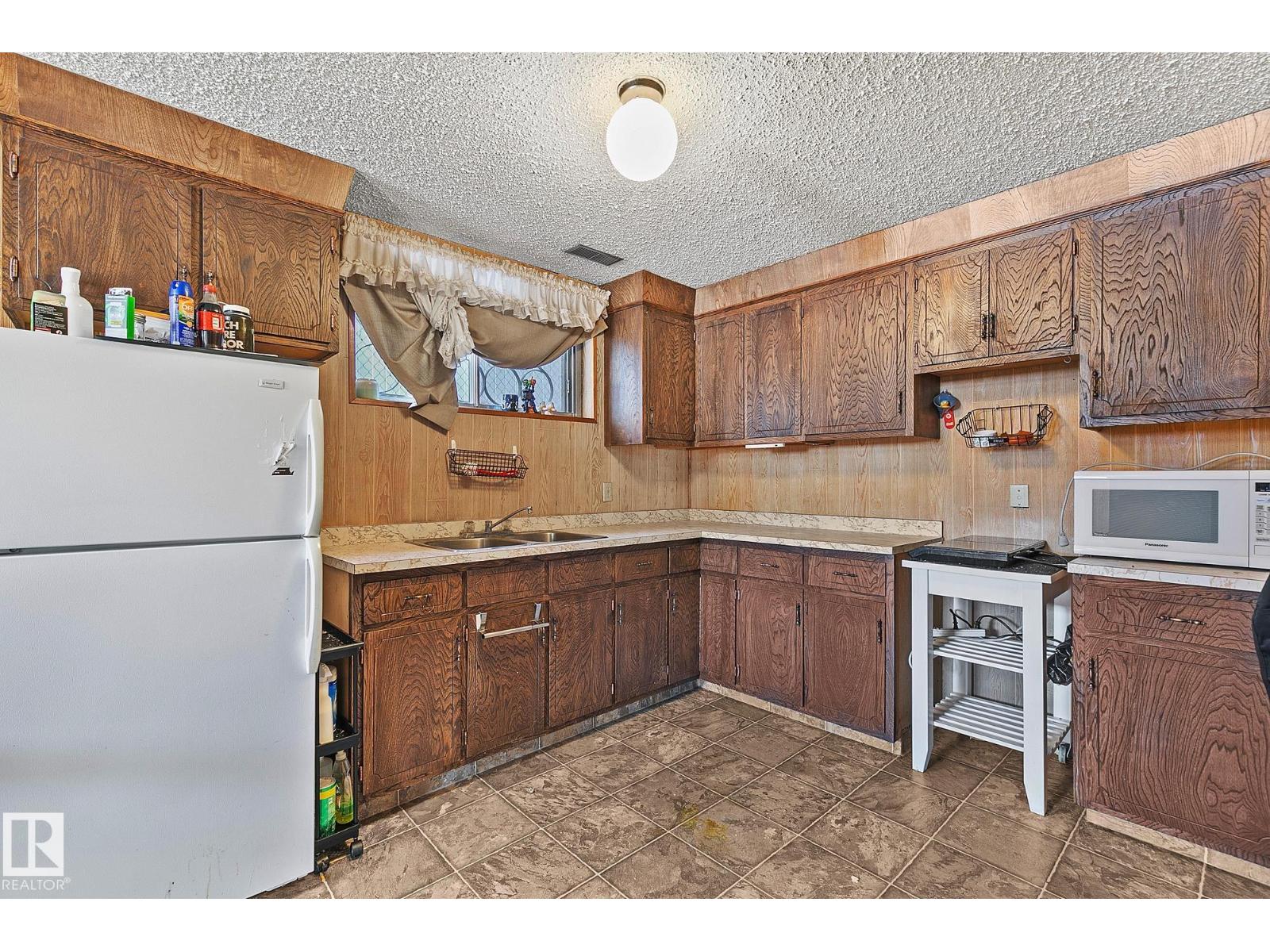 8561 89 St Nw, Edmonton, Alberta  T6C 3K4 - Photo 34 - E4478664