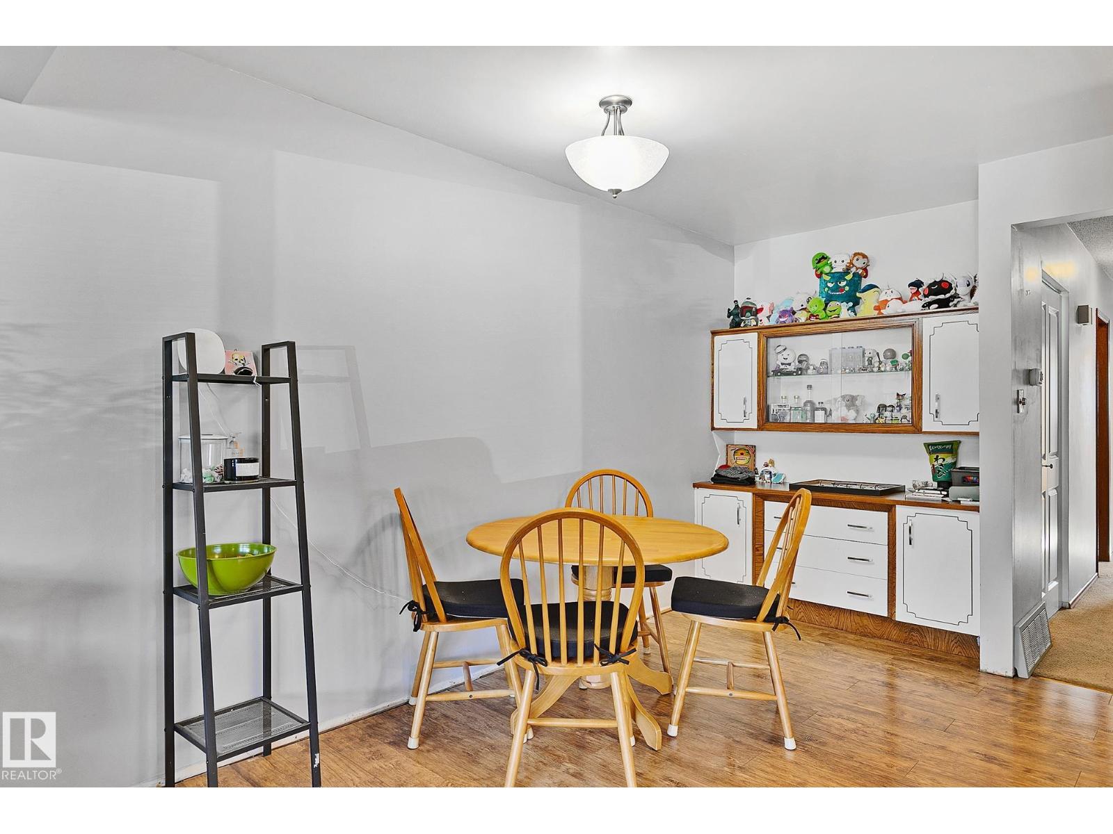 8561 89 St Nw, Edmonton, Alberta  T6C 3K4 - Photo 9 - E4478664