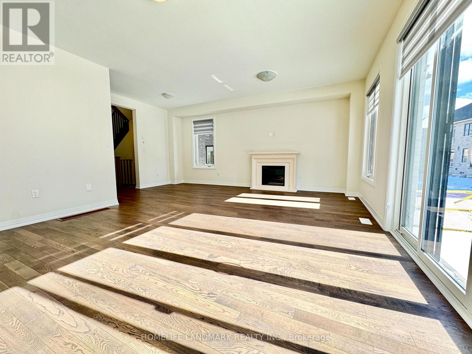 2910 Nakina Street, Pickering, Ontario L1X 0P7 - Photo 4 - E12908346