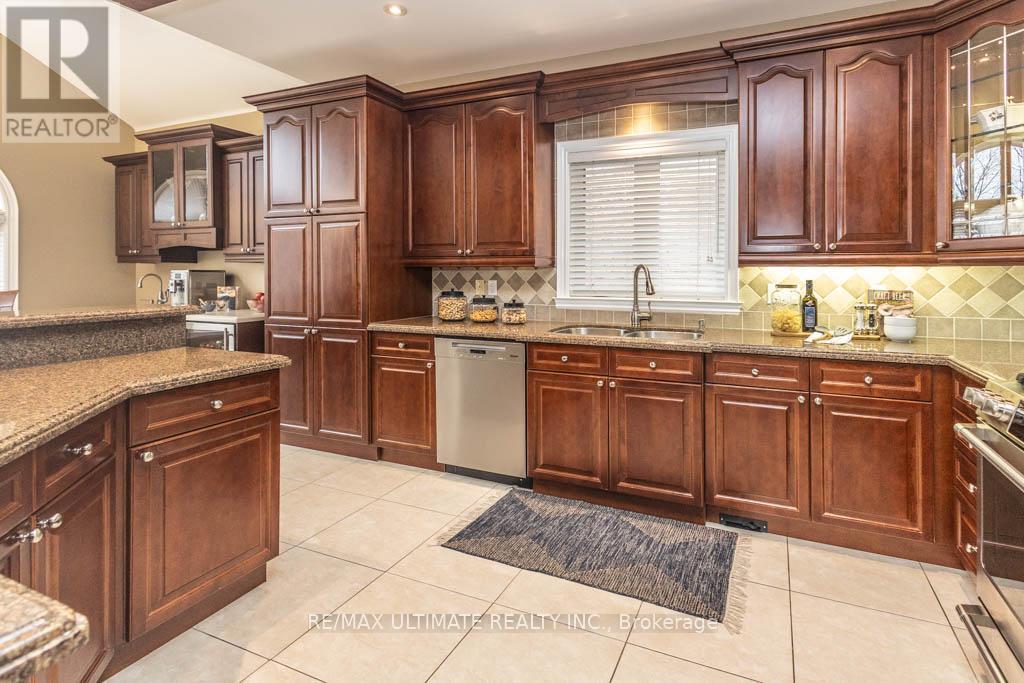 1726 Rockwood Drive, Pickering, Ontario L1V 6R3 - Photo 10 - E12908410