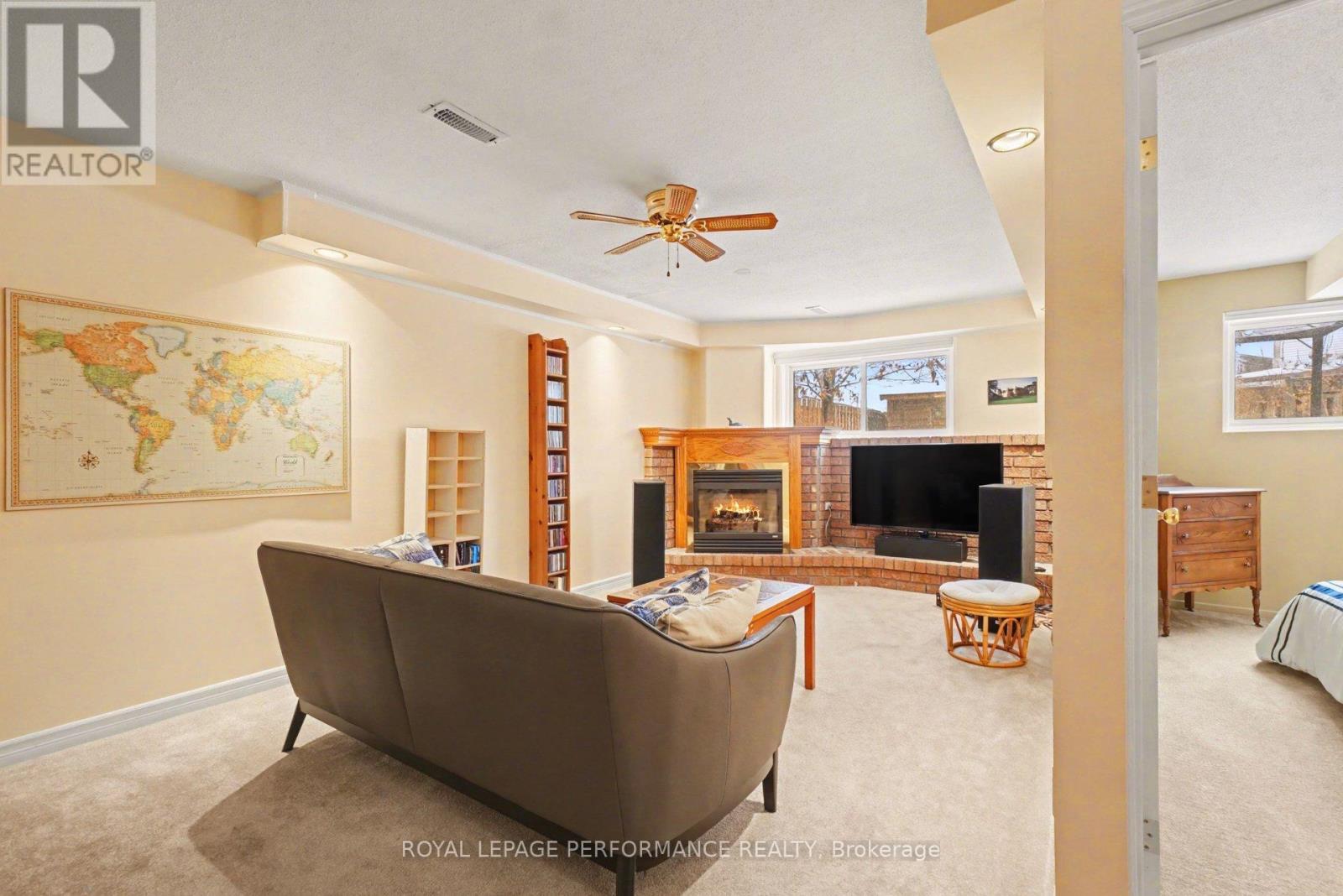 1104 Burgundy Lane, Ottawa, Ontario  K1C 2M8 - Photo 11 - X12908340