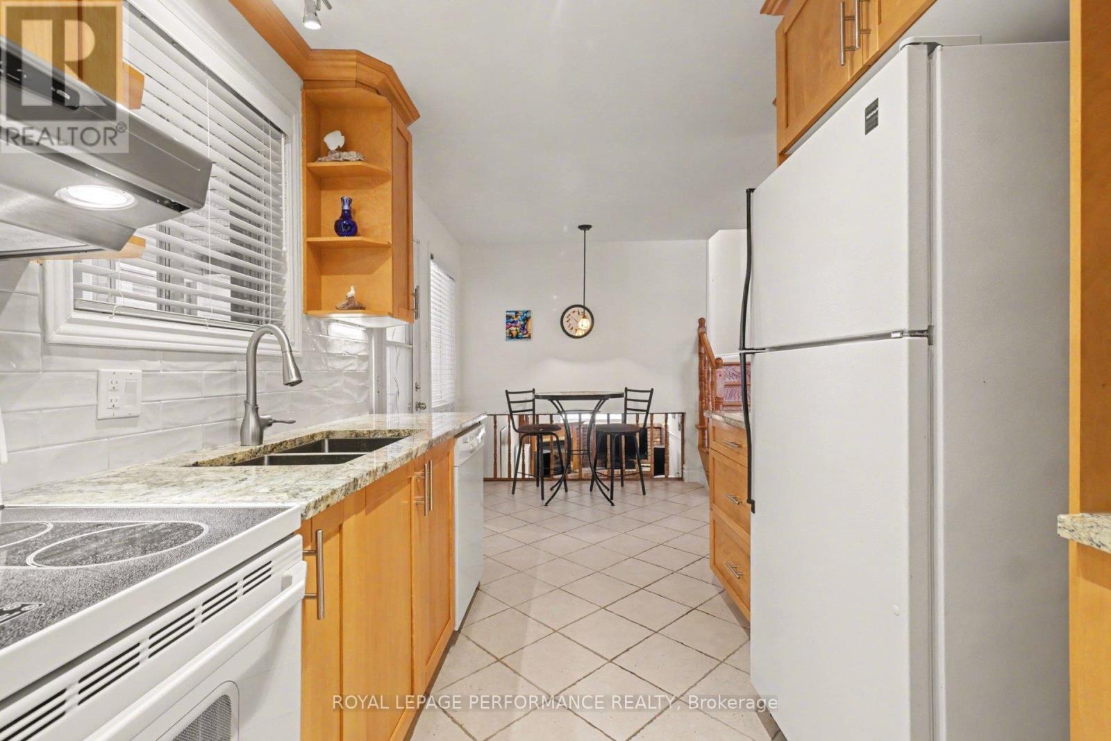 1104 Burgundy Lane, Ottawa, Ontario  K1C 2M8 - Photo 17 - X12908340