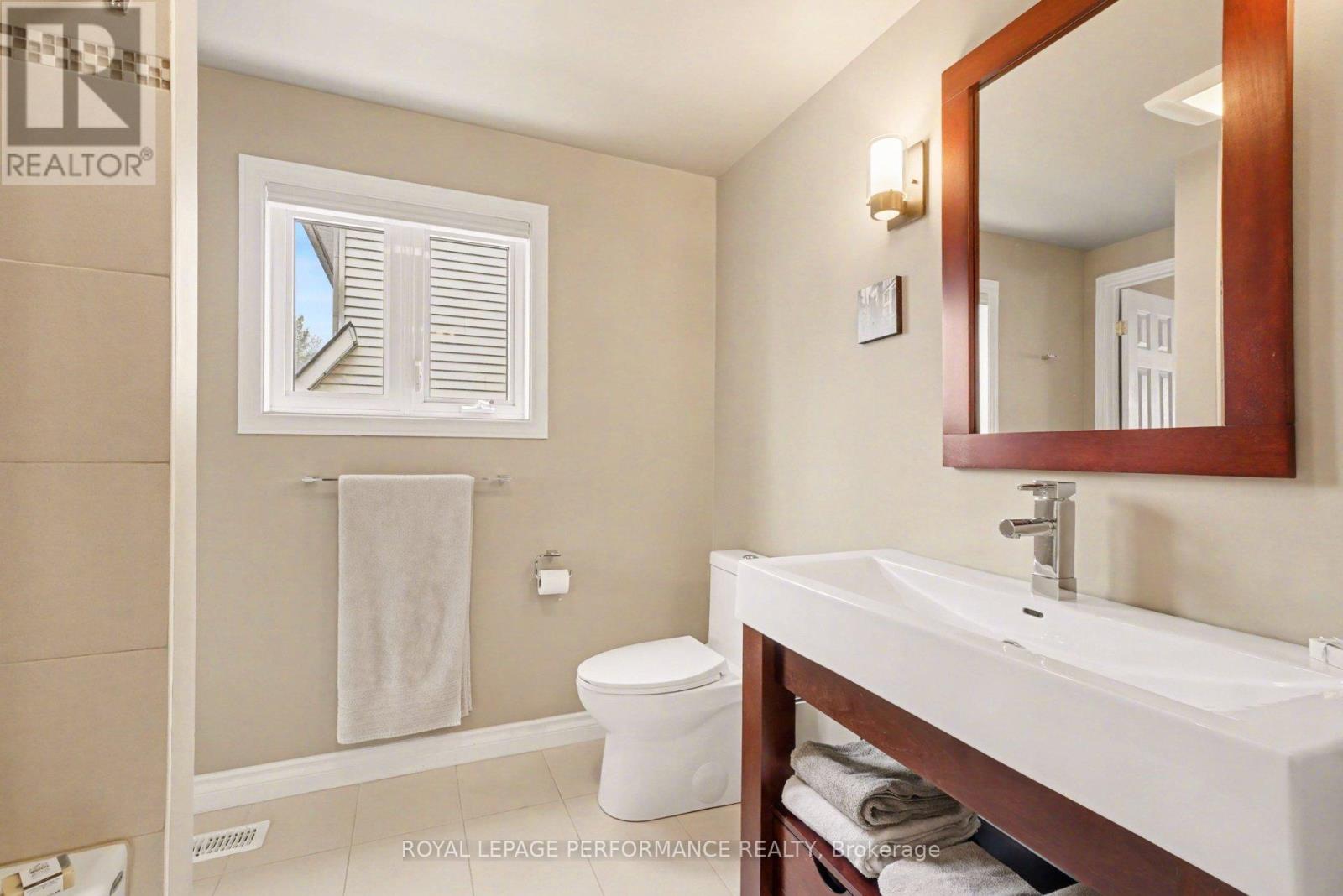 1104 Burgundy Lane, Ottawa, Ontario  K1C 2M8 - Photo 19 - X12908340