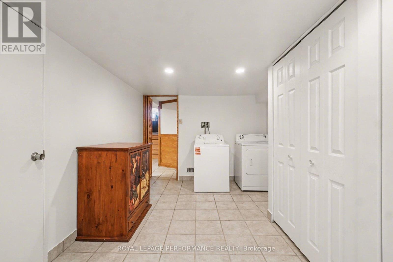 1104 Burgundy Lane, Ottawa, Ontario  K1C 2M8 - Photo 25 - X12908340