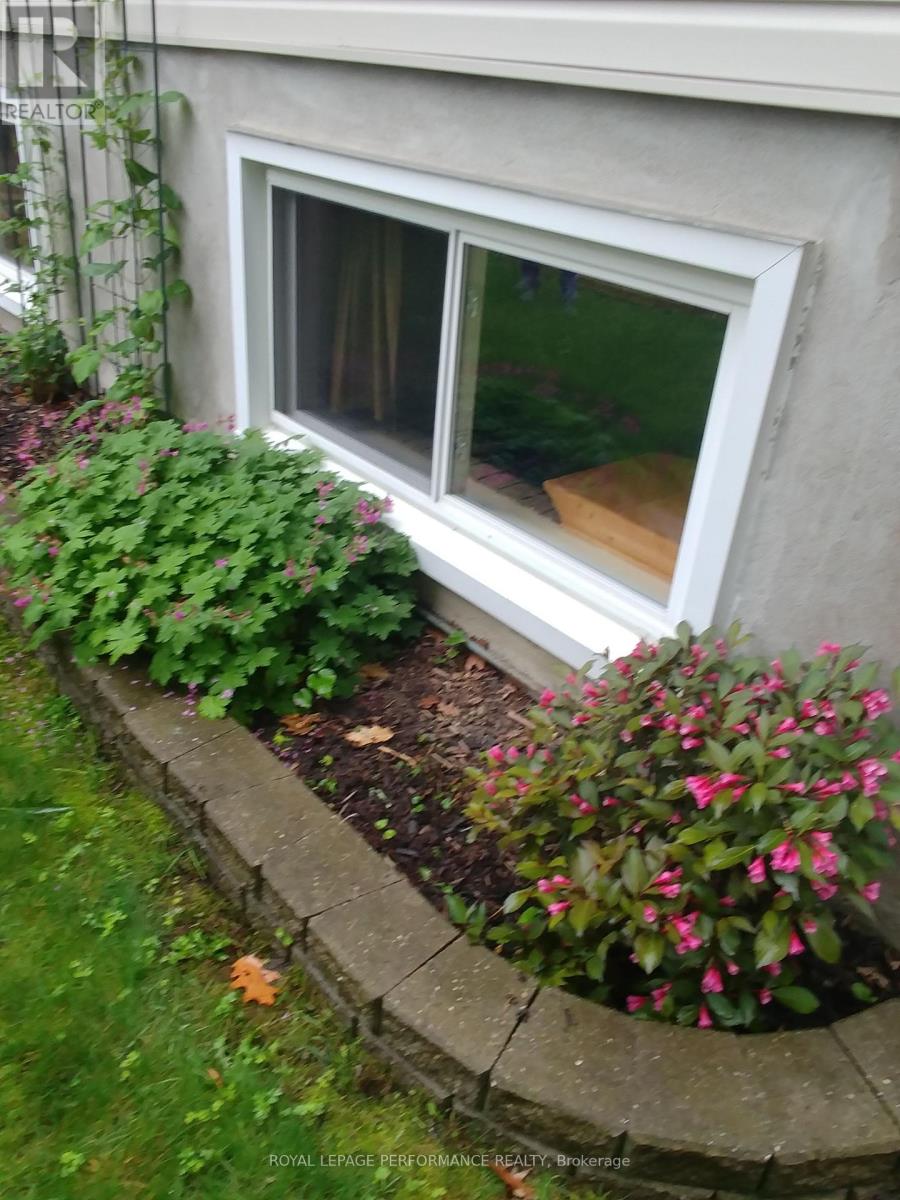 1104 Burgundy Lane, Ottawa, Ontario  K1C 2M8 - Photo 38 - X12908340