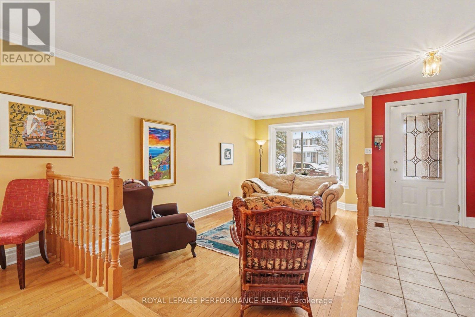 1104 Burgundy Lane, Ottawa, Ontario  K1C 2M8 - Photo 5 - X12908340