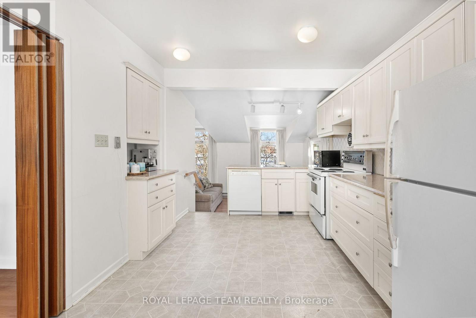 7 Kimberley Road, Ottawa, Ontario  K2H 6C1 - Photo 13 - X12908356