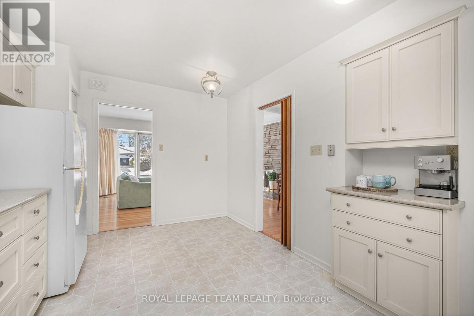 7 Kimberley Road, Ottawa, Ontario  K2H 6C1 - Photo 14 - X12908356