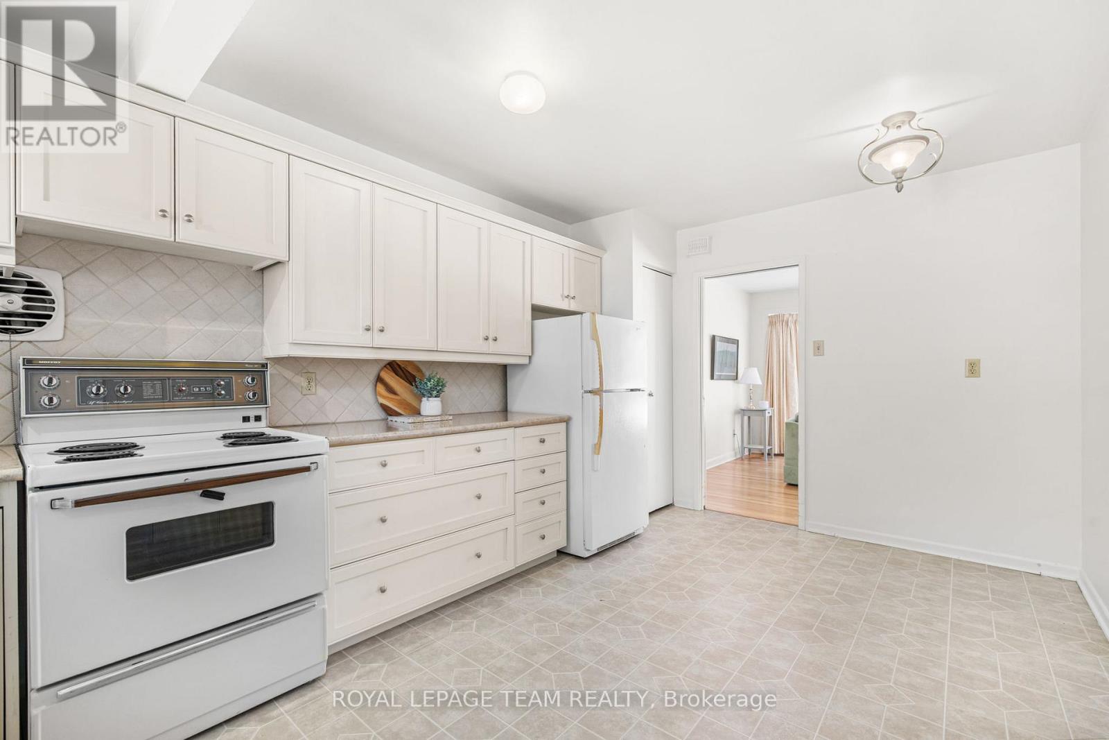 7 Kimberley Road, Ottawa, Ontario  K2H 6C1 - Photo 15 - X12908356