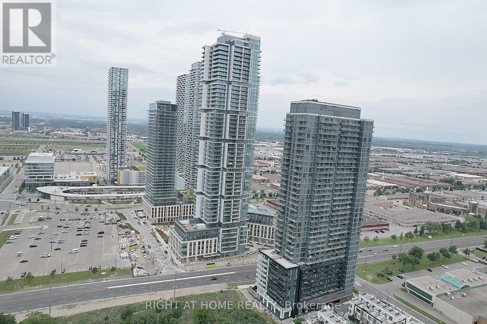 3006 - 7890 Jane Street, Vaughan (Vaughan Corporate Centre), Ontario  L4K 0K9 - Photo 2 - N12908322