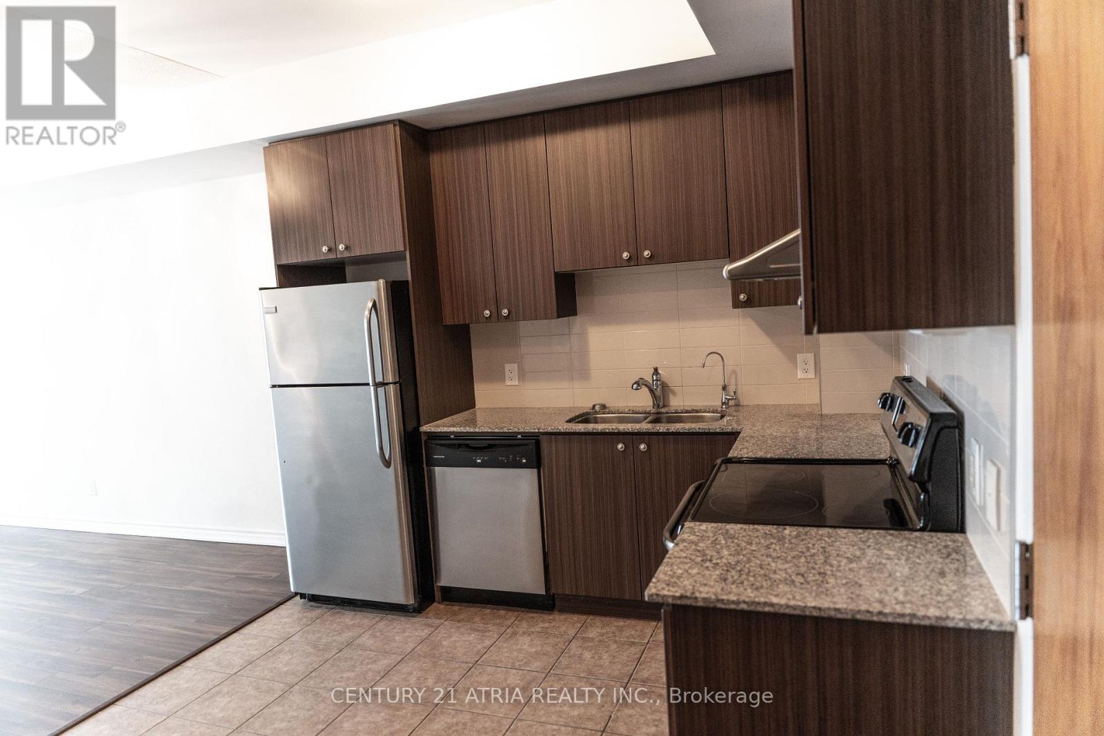 902 - 8323 Kennedy Road, Markham, Ontario  L3R 5W7 - Photo 3 - N12908378