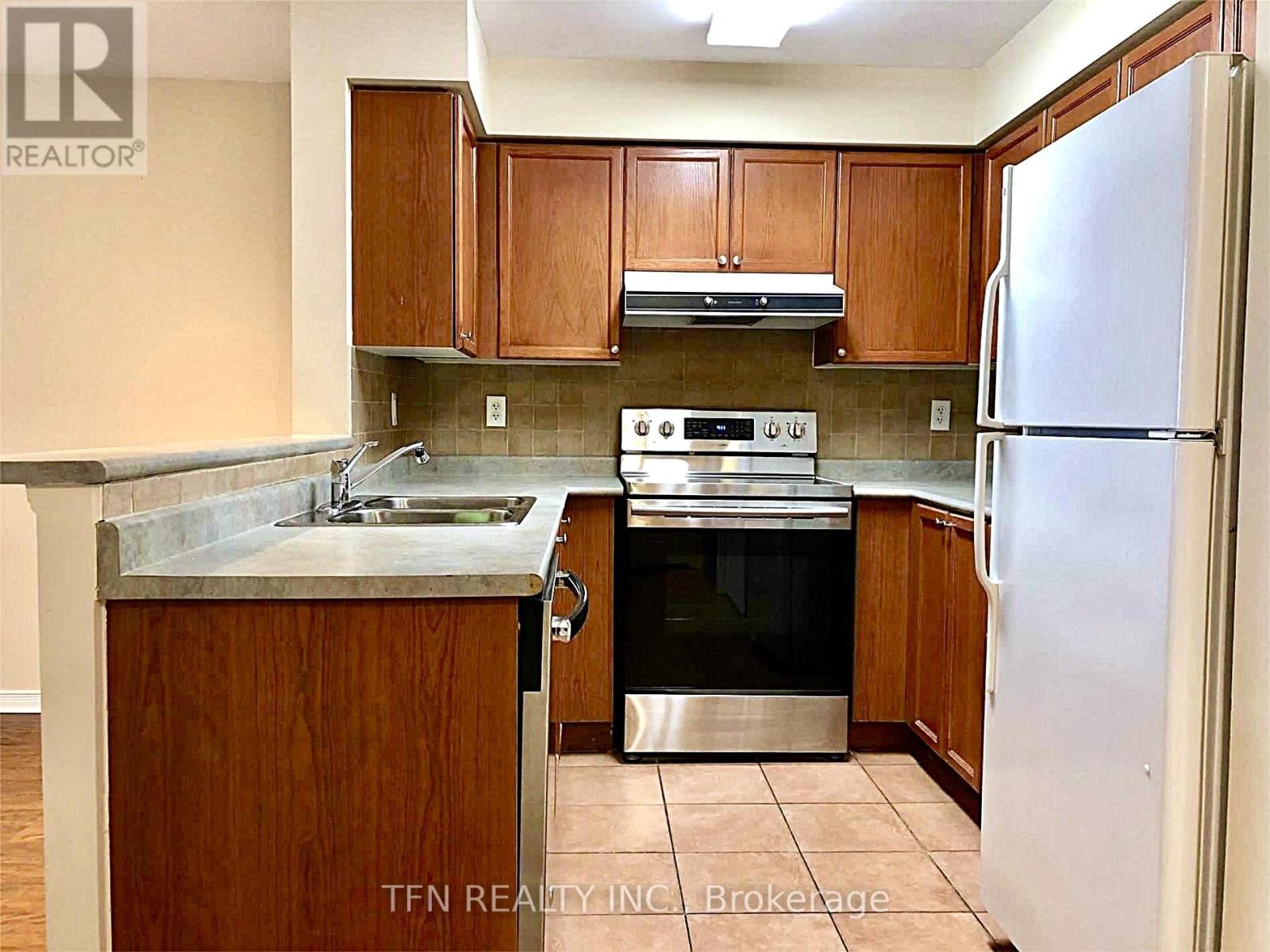 Ph6 - 39 Oneida Crescent, Richmond Hill (Langstaff), Ontario  L4B 4T9 - Photo 3 - N12908406