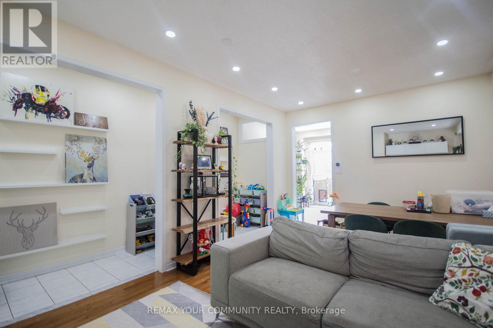 15 Voysey Way, Markham (Cedarwood), Ontario  L3S 0B4 - Photo 2 - N12908482