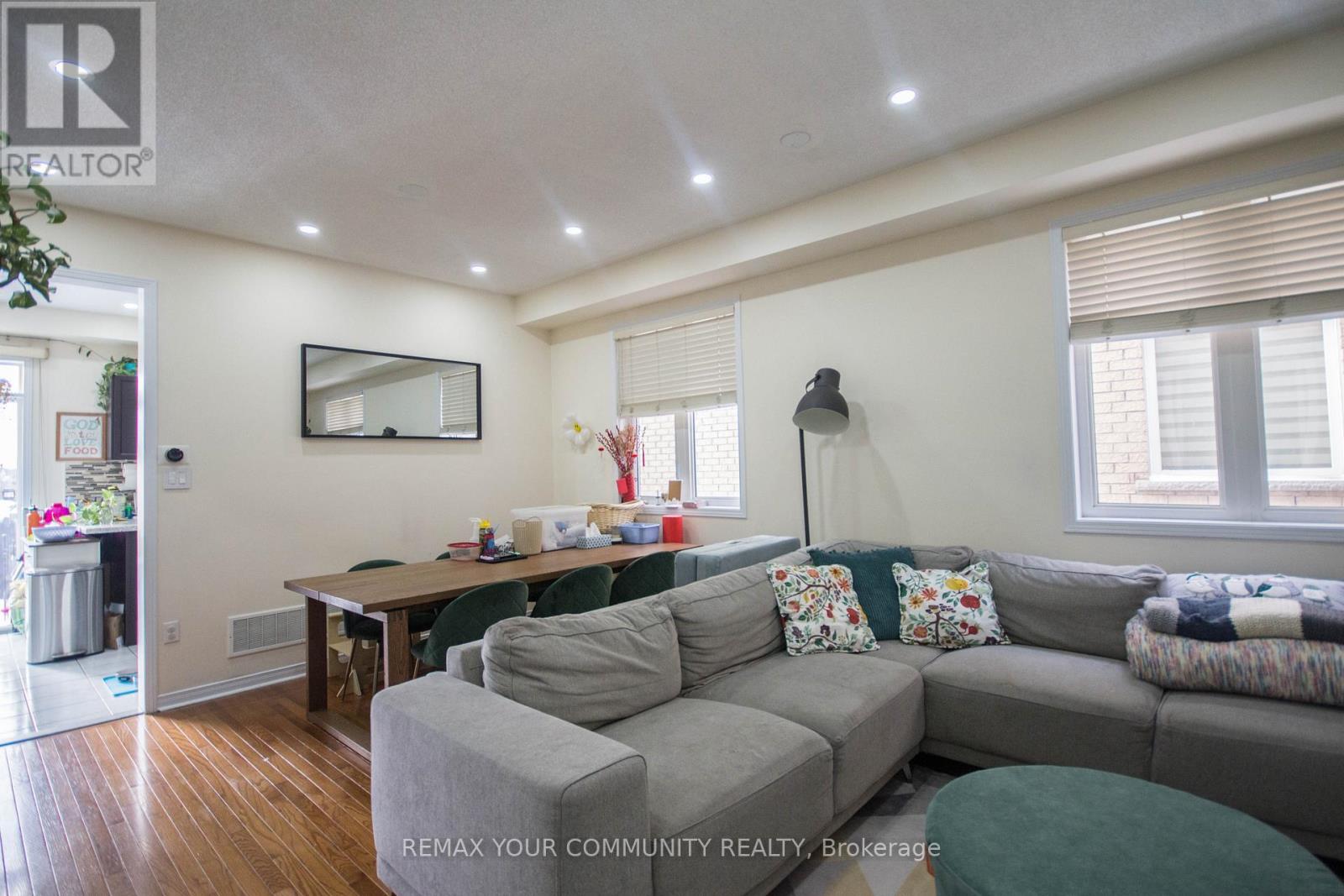 15 Voysey Way, Markham (Cedarwood), Ontario  L3S 0B4 - Photo 3 - N12908482