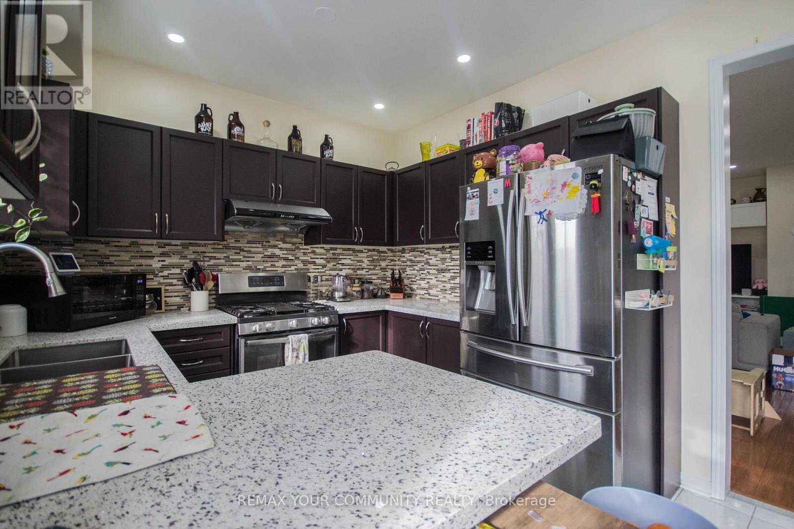 15 Voysey Way, Markham (Cedarwood), Ontario  L3S 0B4 - Photo 4 - N12908482