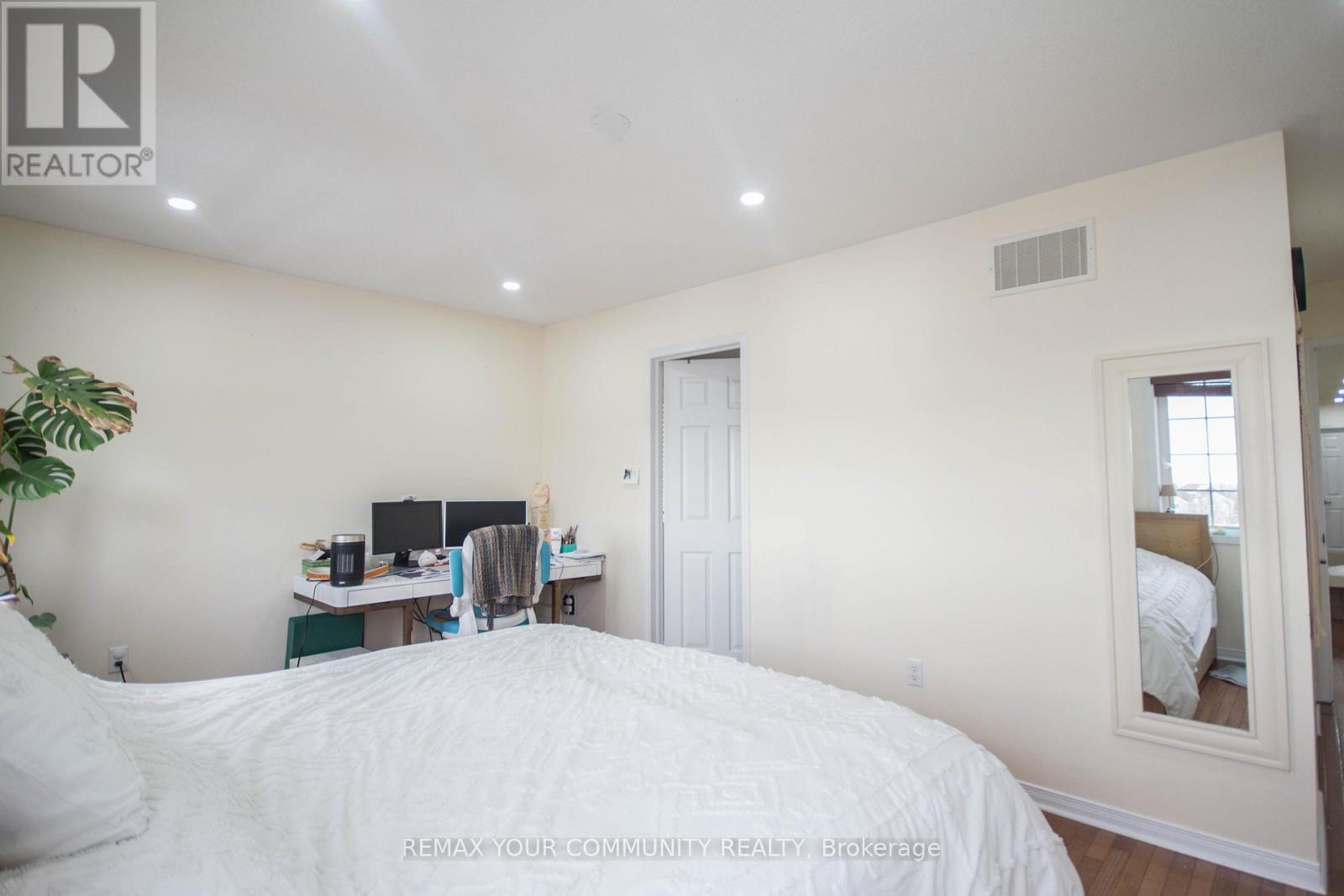 15 Voysey Way, Markham (Cedarwood), Ontario  L3S 0B4 - Photo 9 - N12908482