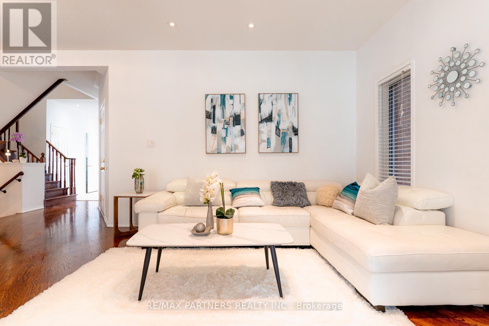 79 Carnoustie Crescent, Richmond Hill, Ontario  L4E 0A1 - Photo 3 - N12880580