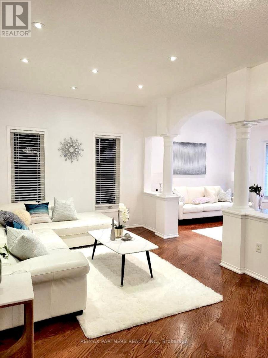 79 Carnoustie Crescent, Richmond Hill, Ontario  L4E 0A1 - Photo 4 - N12880580