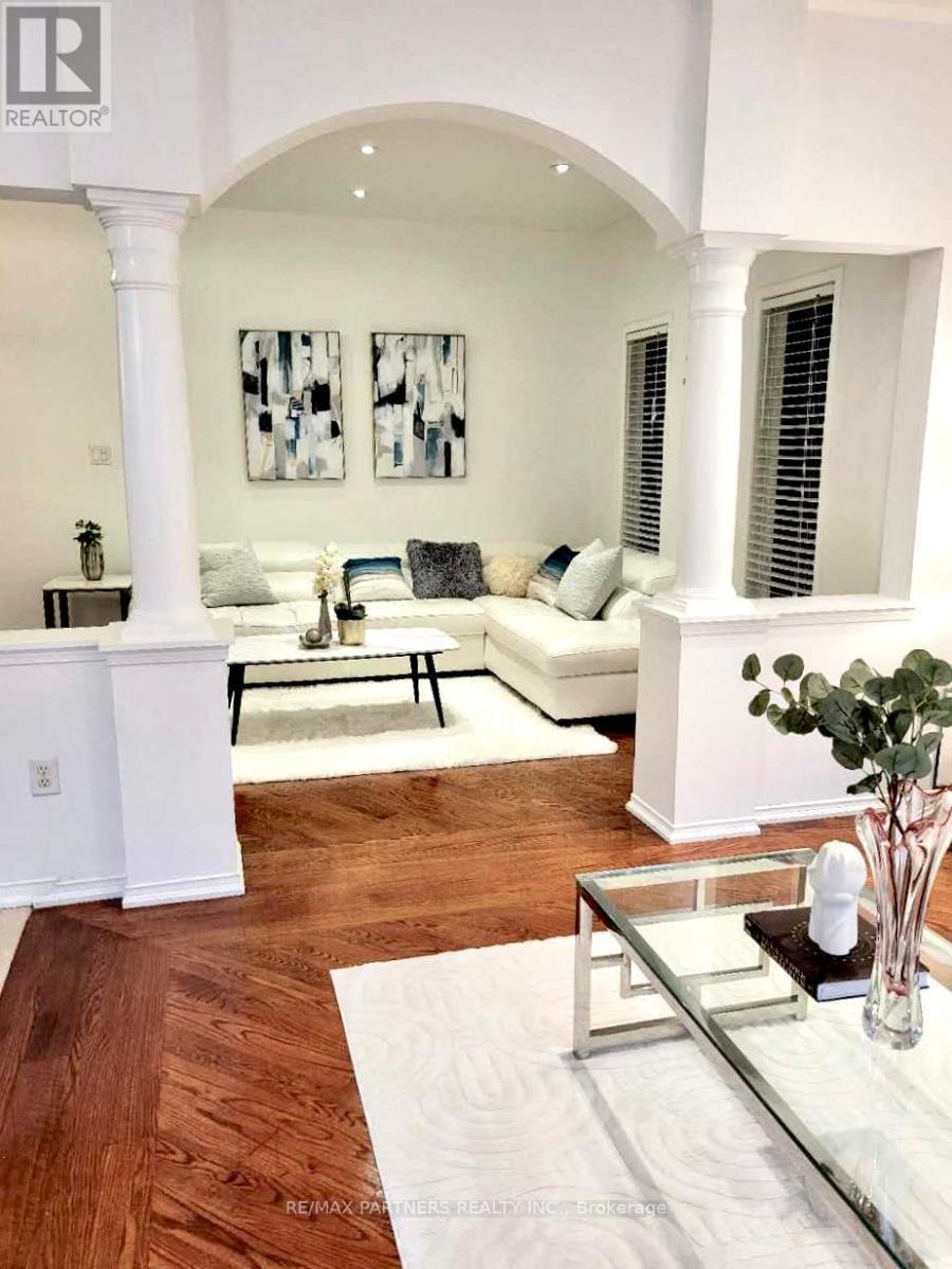 79 Carnoustie Crescent, Richmond Hill, Ontario  L4E 0A1 - Photo 5 - N12880580