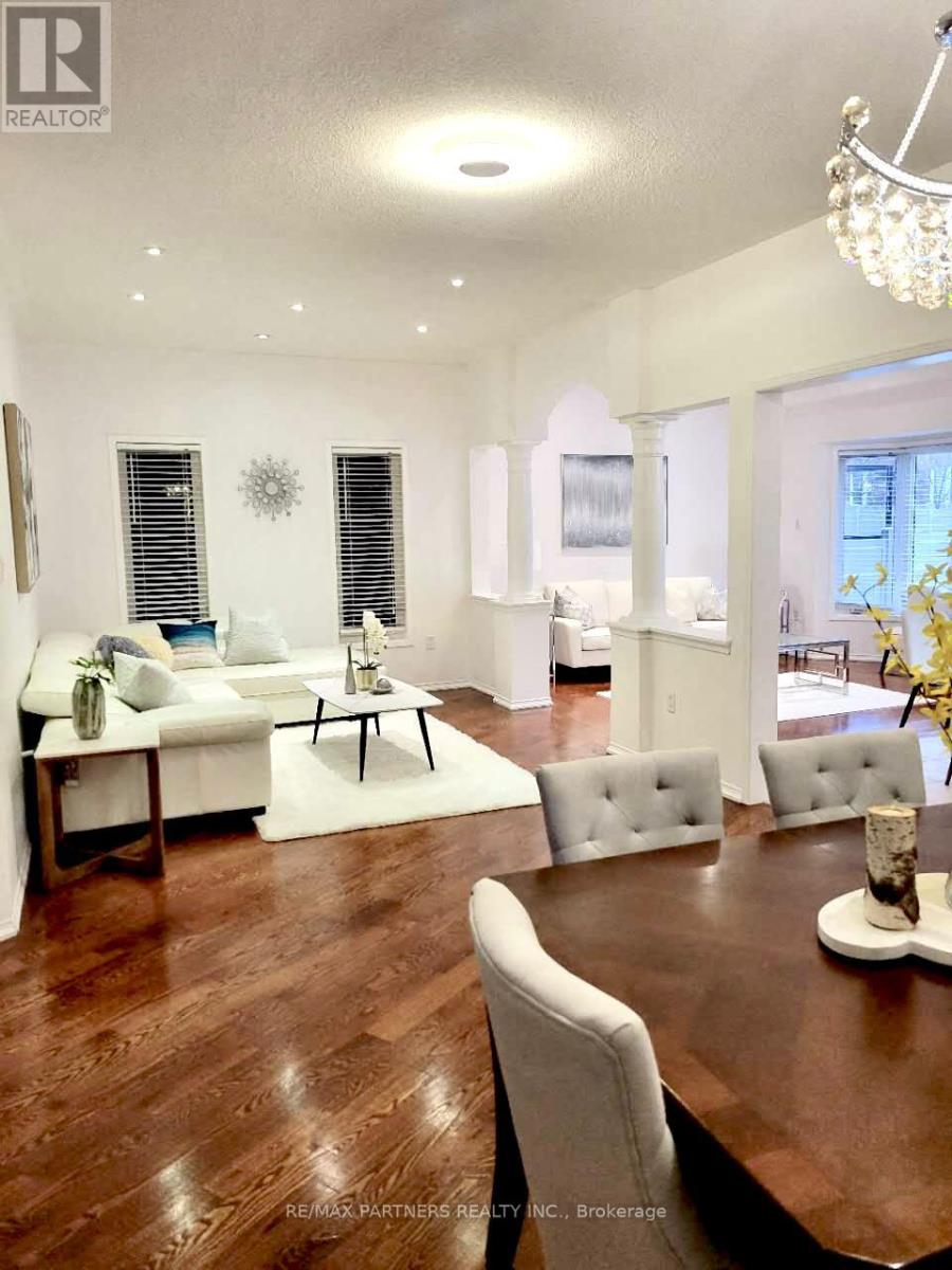 79 Carnoustie Crescent, Richmond Hill, Ontario  L4E 0A1 - Photo 6 - N12880580