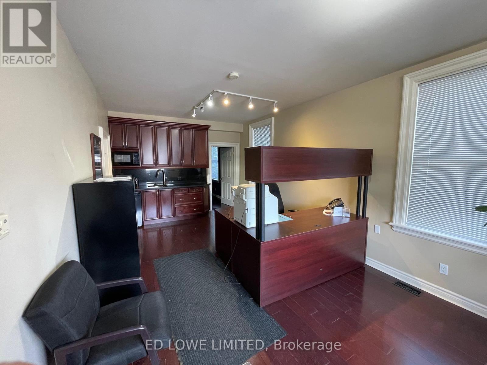 Ground Fl - 43 Worsley Street, Barrie, Ontario  L4M 1L7 - Photo 5 - S12577942