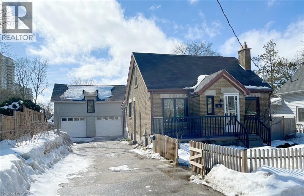 13 Devitt Avenue N, Waterloo, Ontario  N2J 3E7 - Photo 2 - 40814119