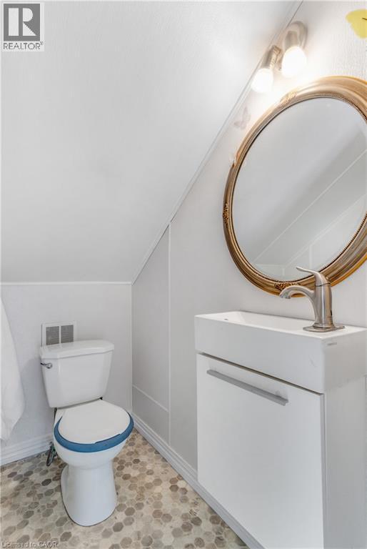 13 Devitt Avenue N, Waterloo, Ontario  N2J 3E7 - Photo 24 - 40814119