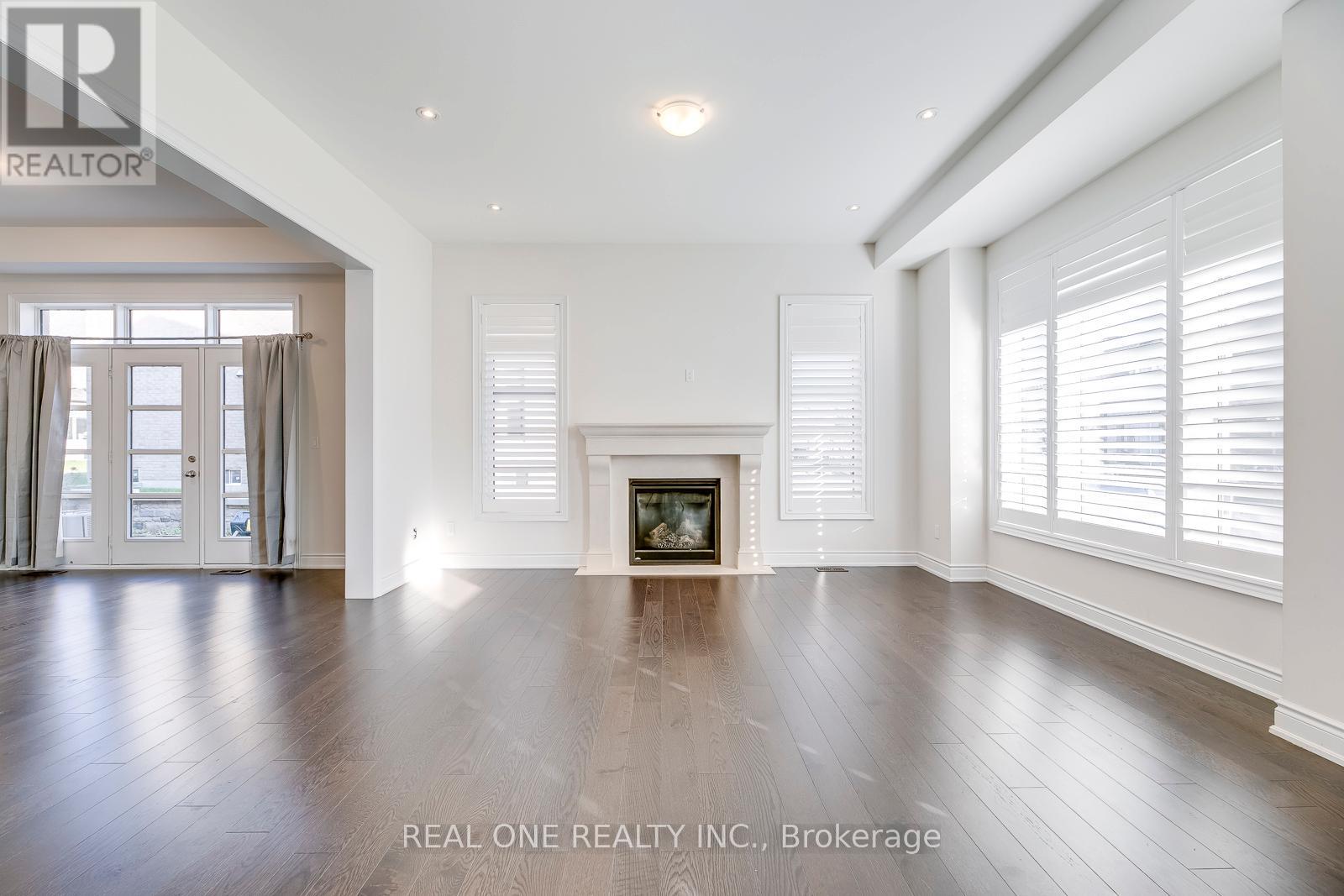 69 Threshing Mill Boulevard, Oakville, Ontario  L6H 0V6 - Photo 10 - W12908330