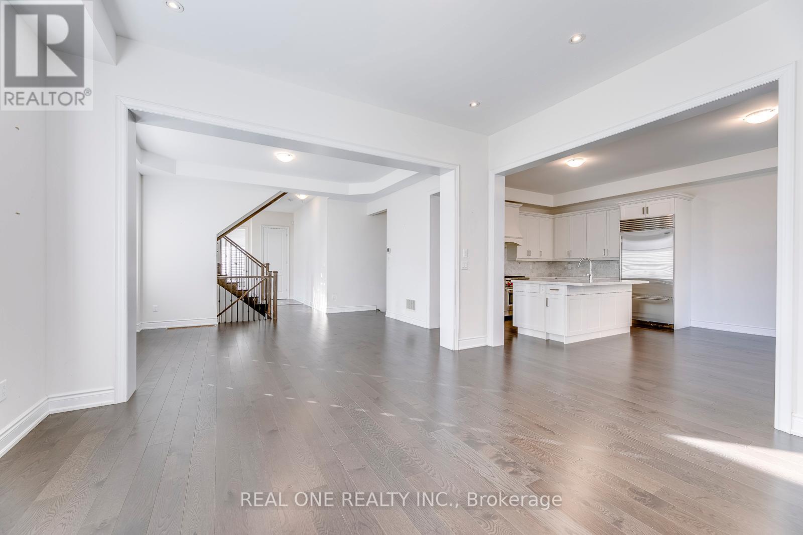 69 Threshing Mill Boulevard, Oakville, Ontario  L6H 0V6 - Photo 11 - W12908330