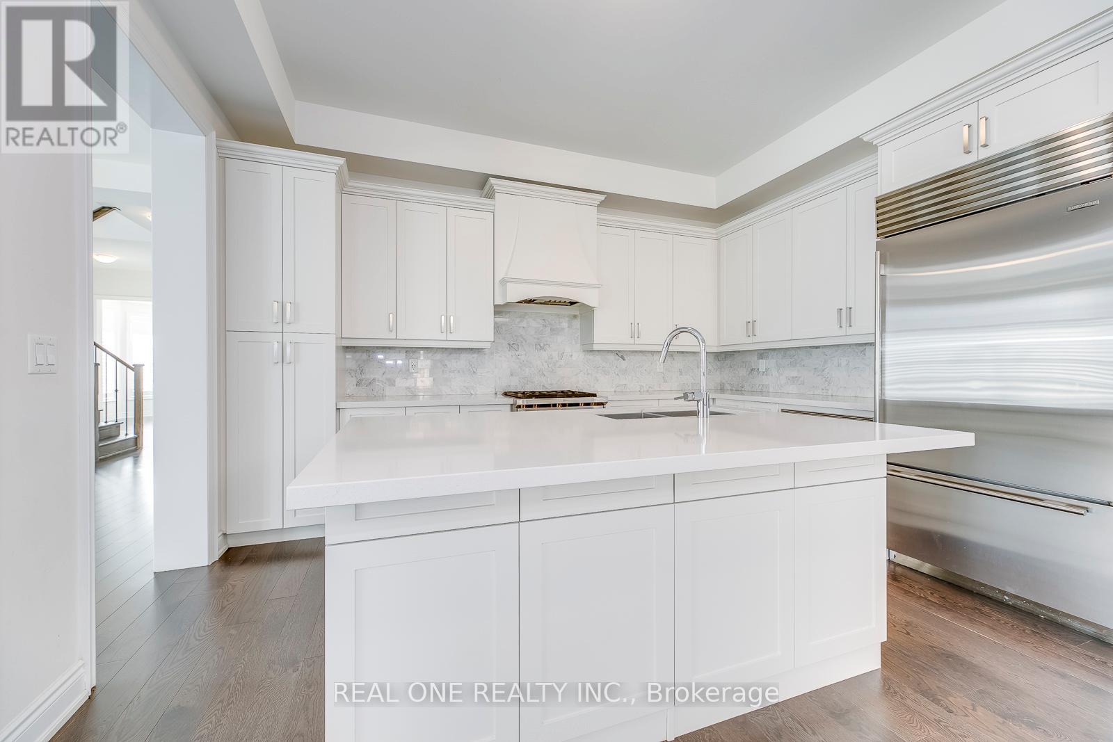 69 Threshing Mill Boulevard, Oakville, Ontario  L6H 0V6 - Photo 13 - W12908330