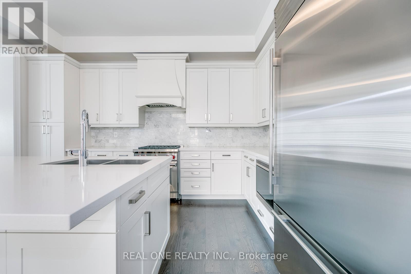 69 Threshing Mill Boulevard, Oakville, Ontario  L6H 0V6 - Photo 15 - W12908330