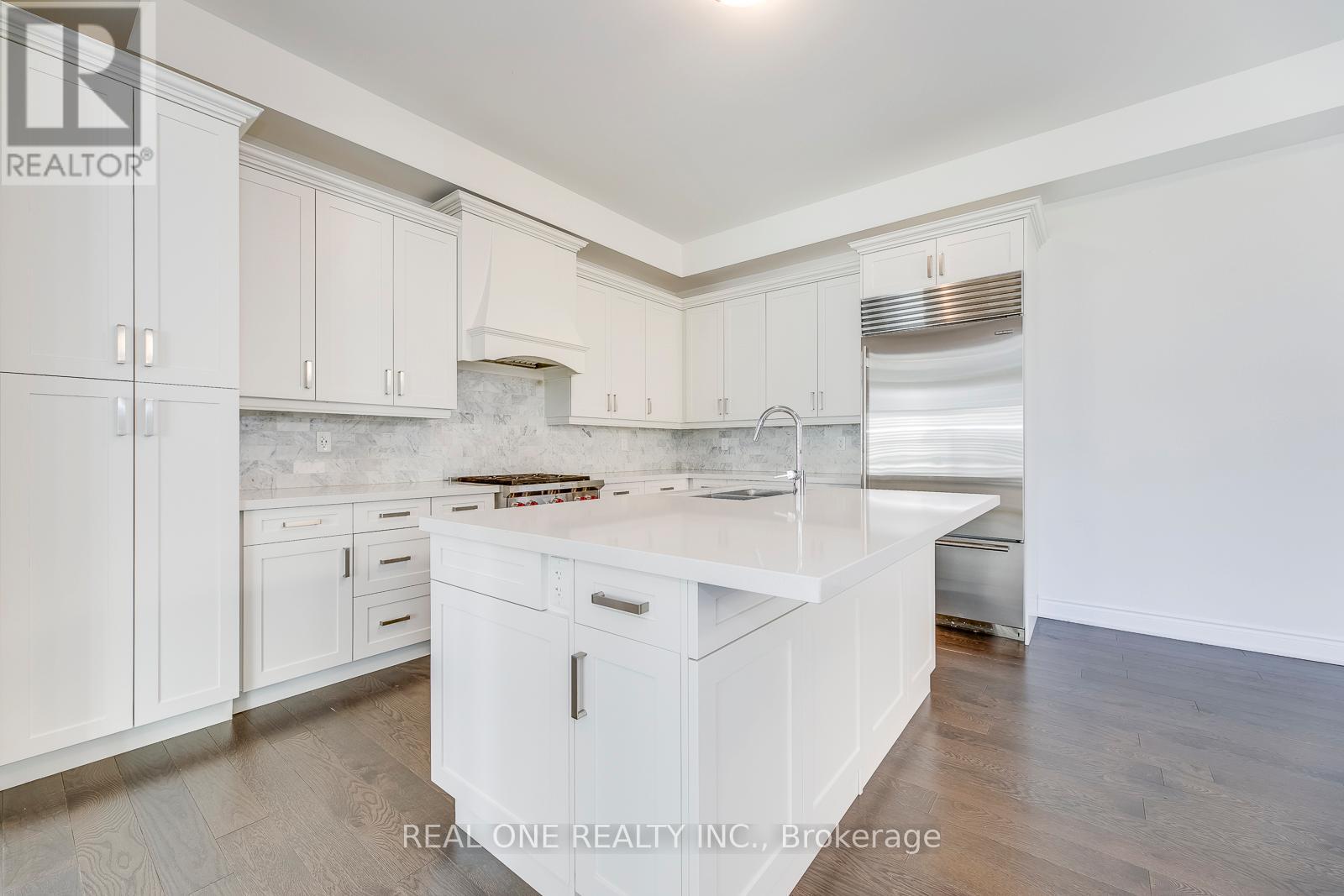 69 Threshing Mill Boulevard, Oakville, Ontario  L6H 0V6 - Photo 16 - W12908330