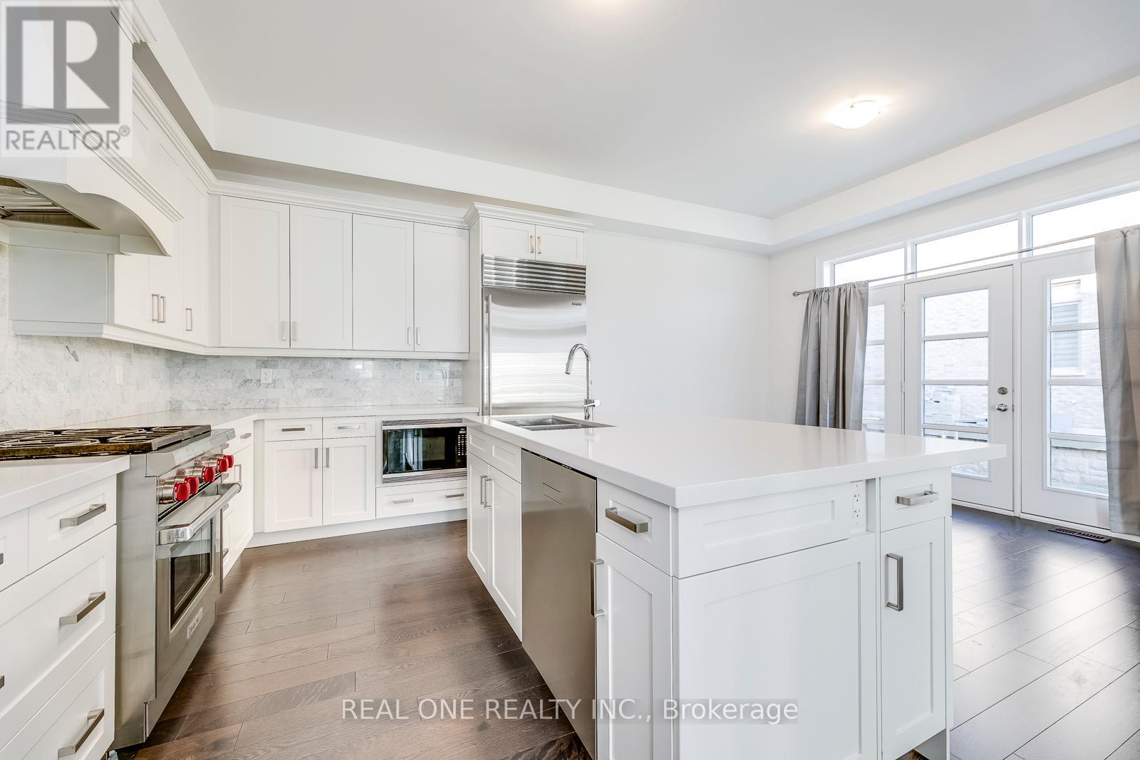 69 Threshing Mill Boulevard, Oakville, Ontario  L6H 0V6 - Photo 18 - W12908330