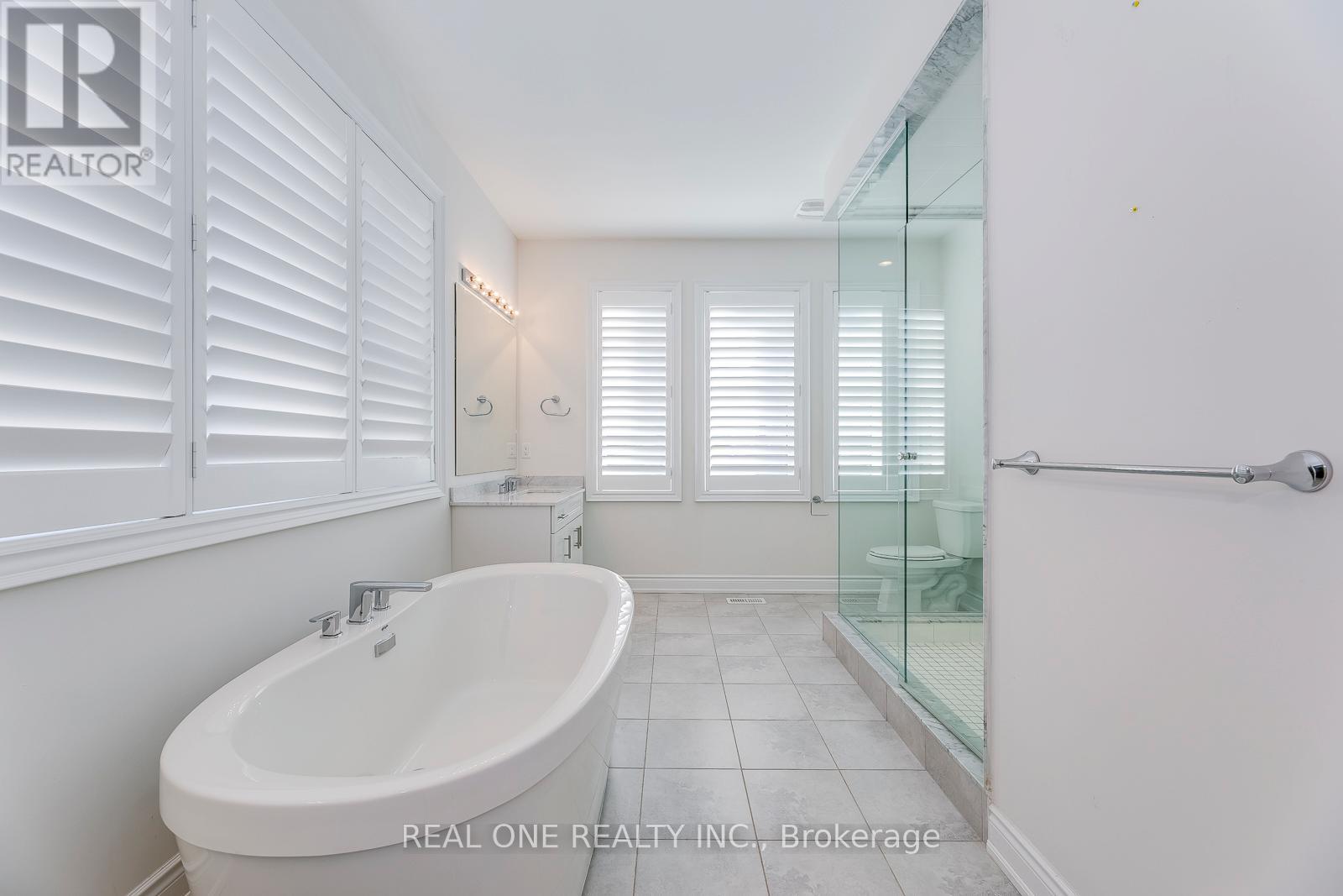 69 Threshing Mill Boulevard, Oakville, Ontario  L6H 0V6 - Photo 29 - W12908330